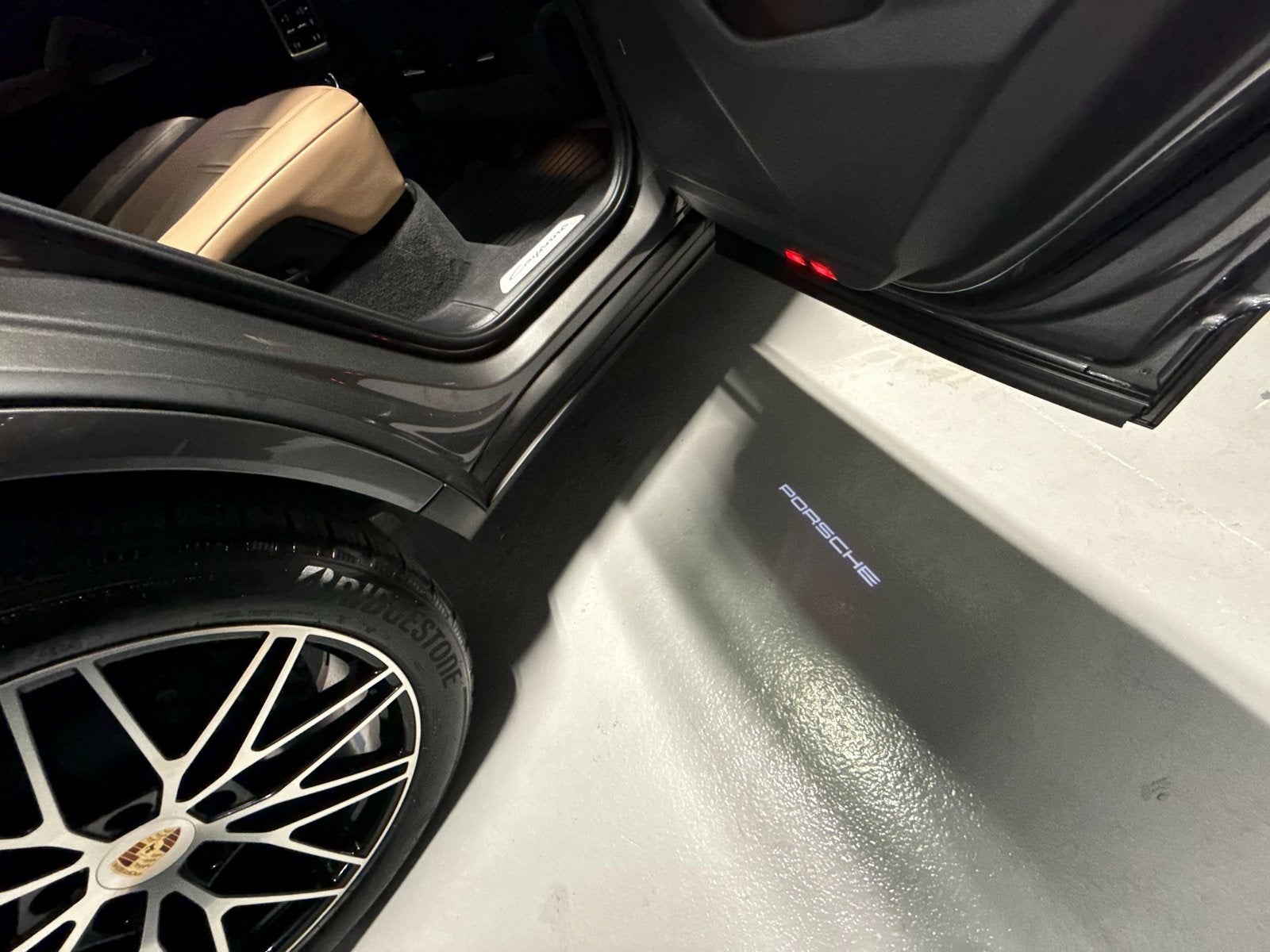 2025 Porsche Cayenne Base