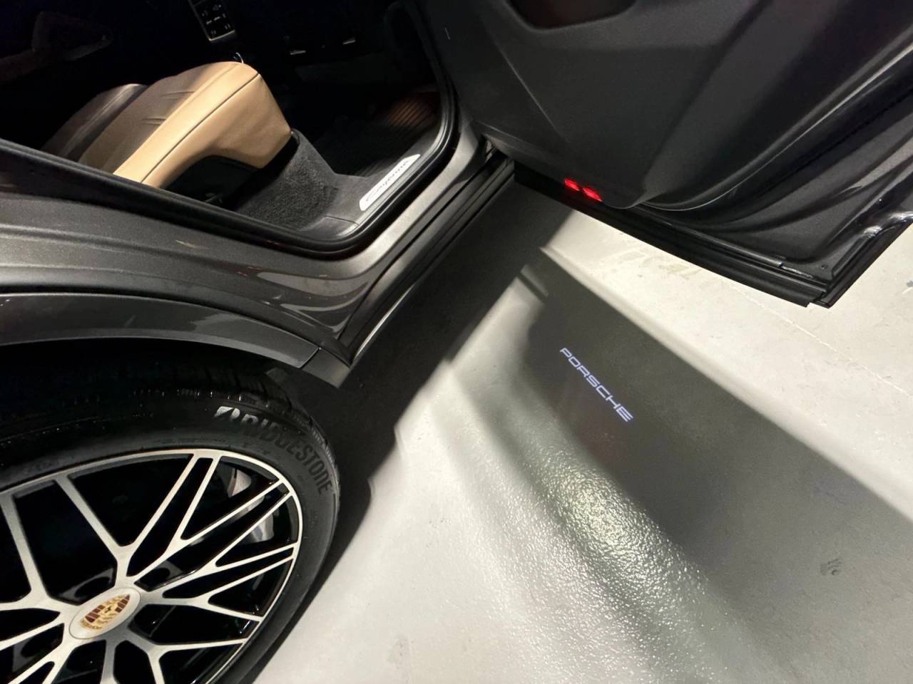 2025 Porsche Cayenne Base