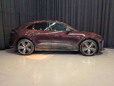 2024 Porsche Macan Electric Turbo