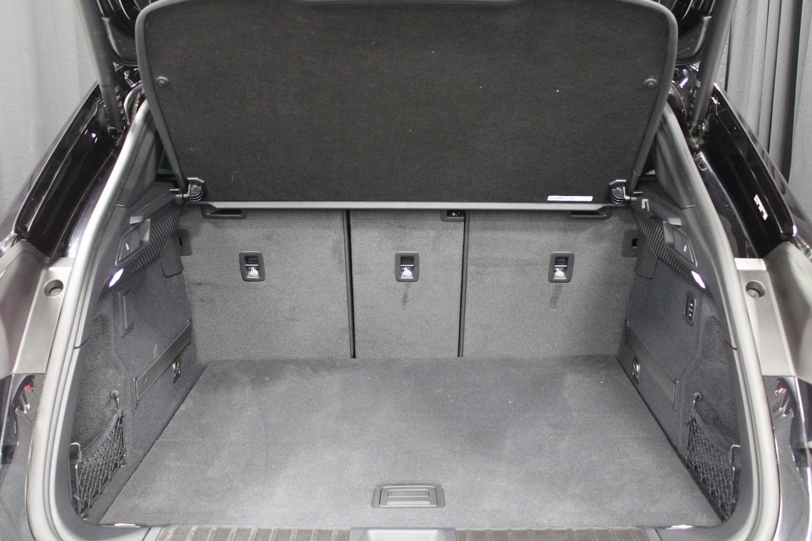 2025 Porsche Macan Electric Base