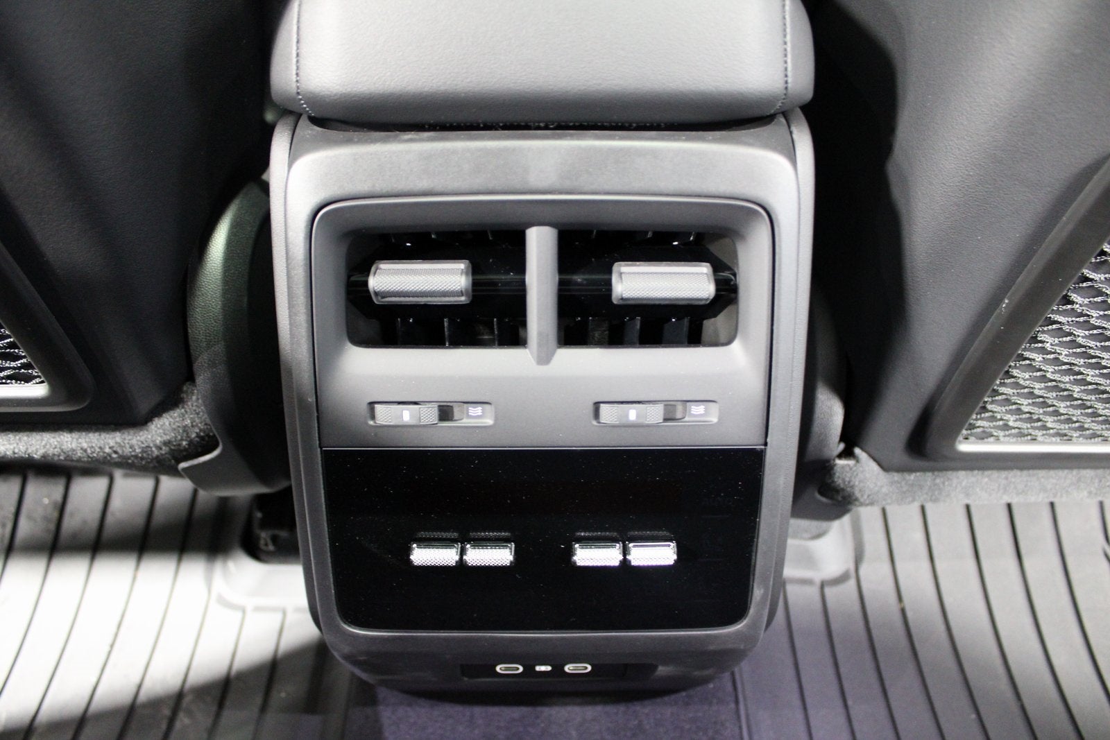 2025 Porsche Macan Electric Base