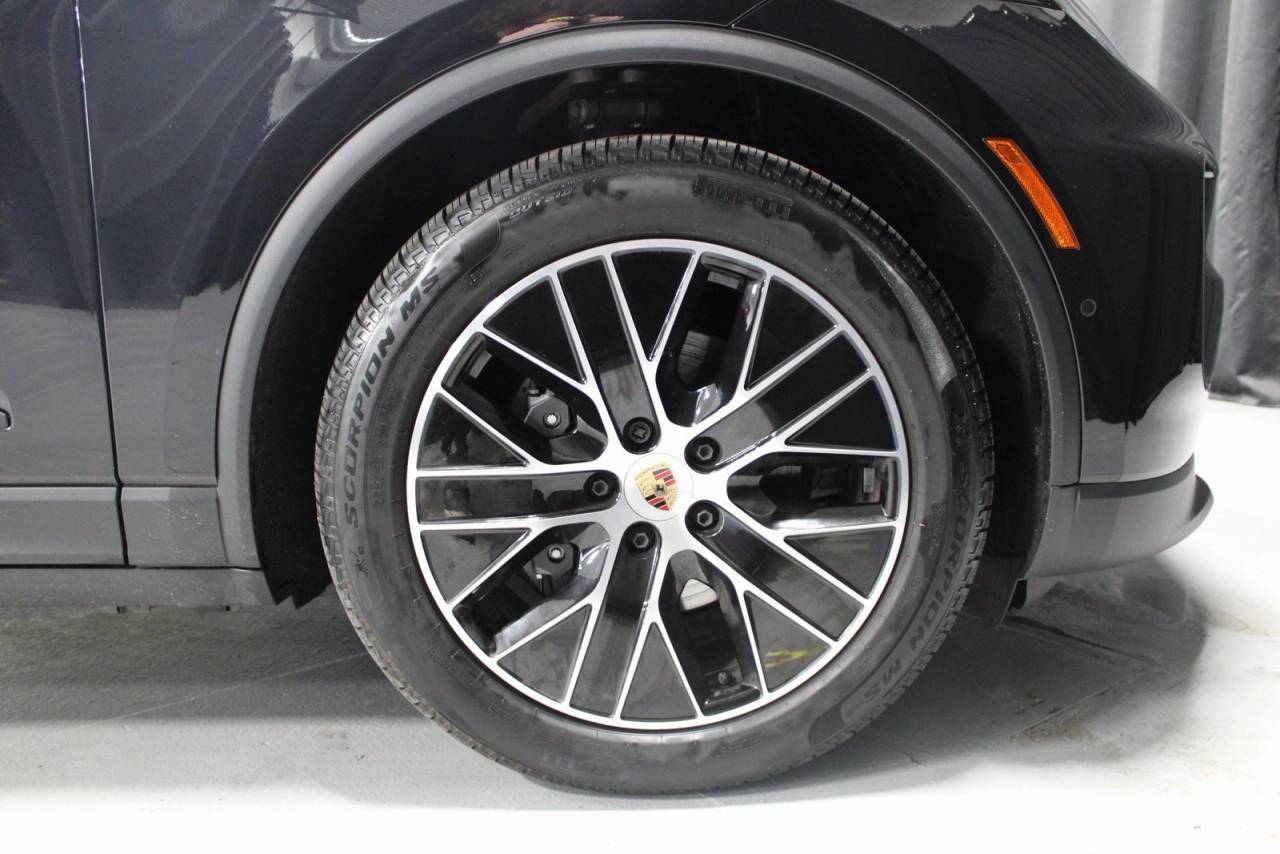 2025 Porsche Macan Electric Base