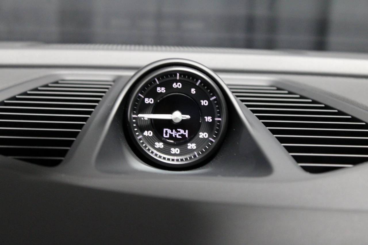 2025 Porsche Macan Electric Base