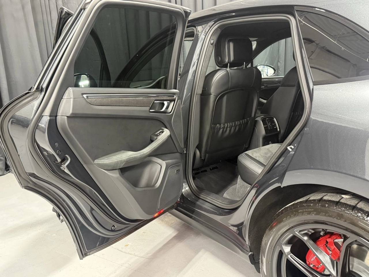 2025 Porsche Macan GTS