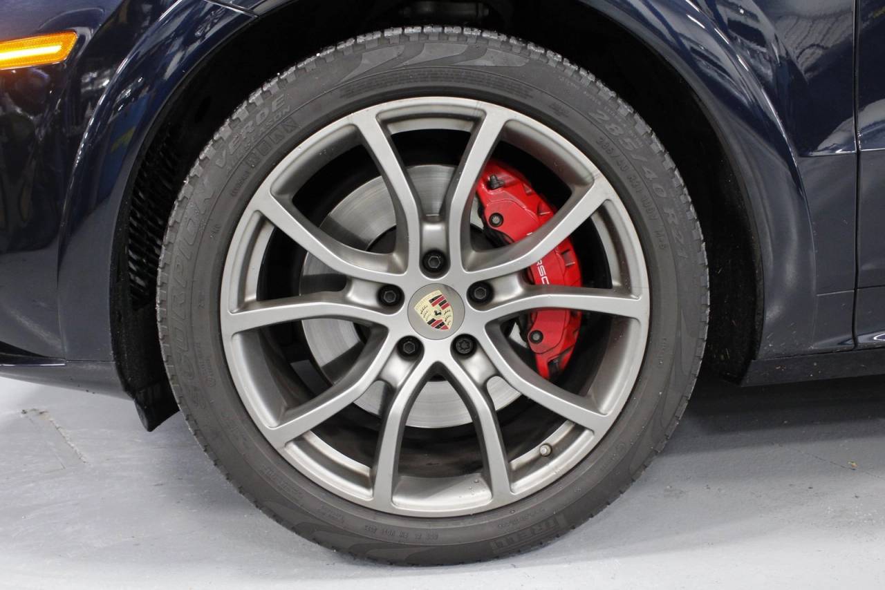 2023 Porsche Cayenne GTS