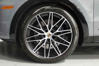 2025 Porsche Cayenne Coupe GTS