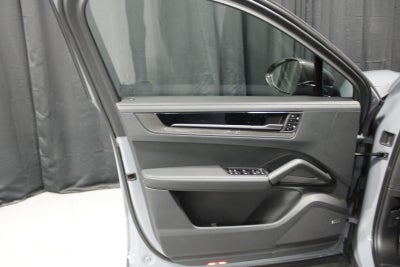 2025 Porsche Cayenne Coupe GTS