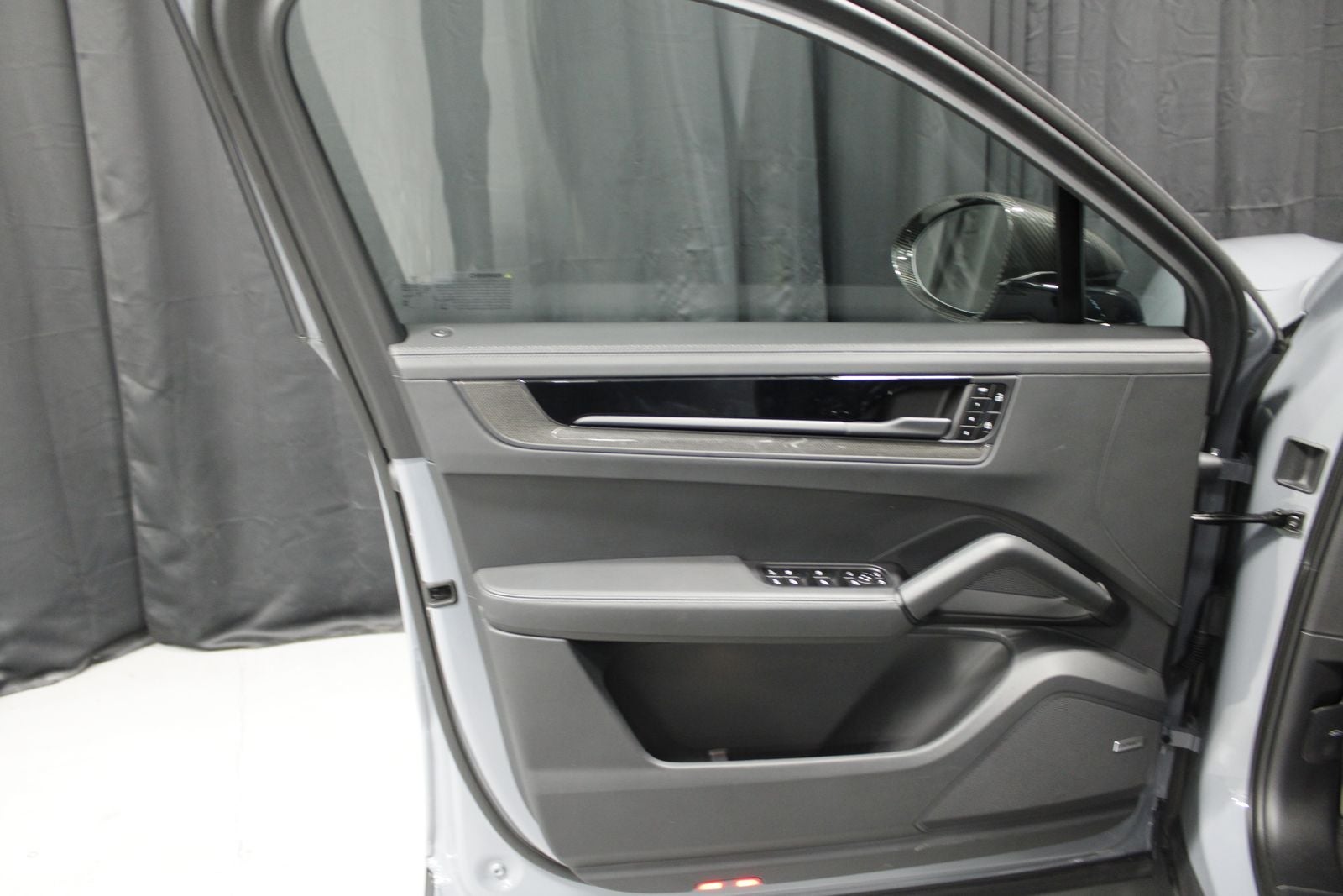 2025 Porsche Cayenne Coupe GTS