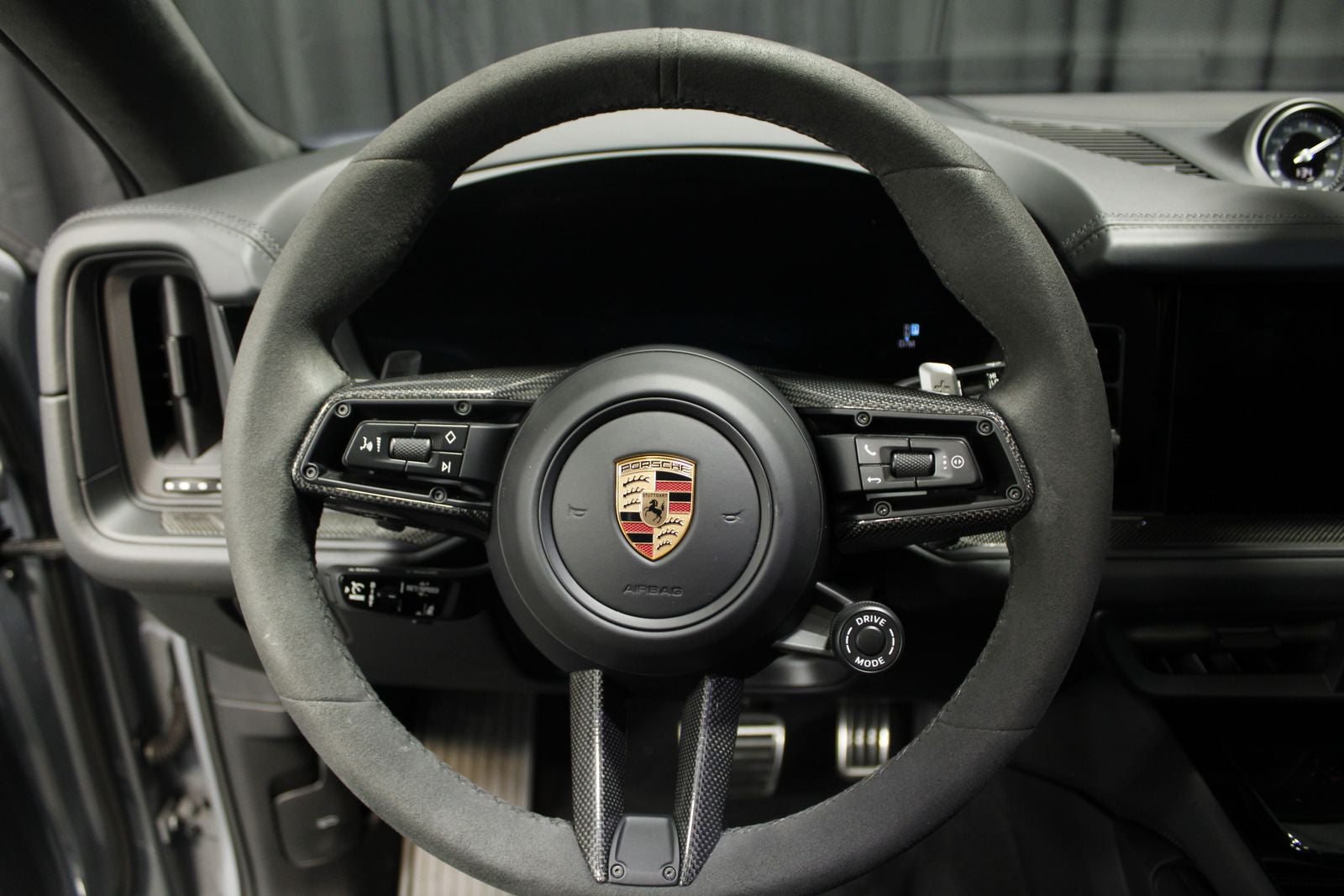 2025 Porsche Cayenne Coupe GTS