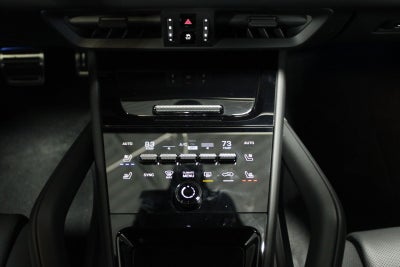 2025 Porsche Cayenne Coupe GTS