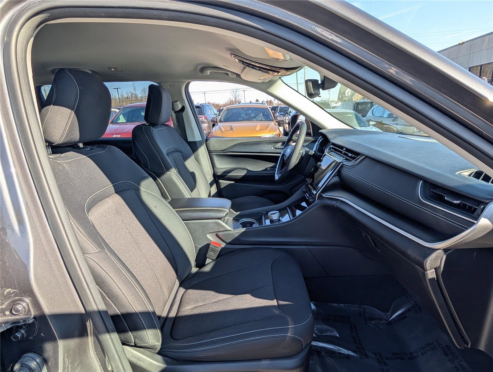 2023 Jeep Grand Cherokee L Laredo