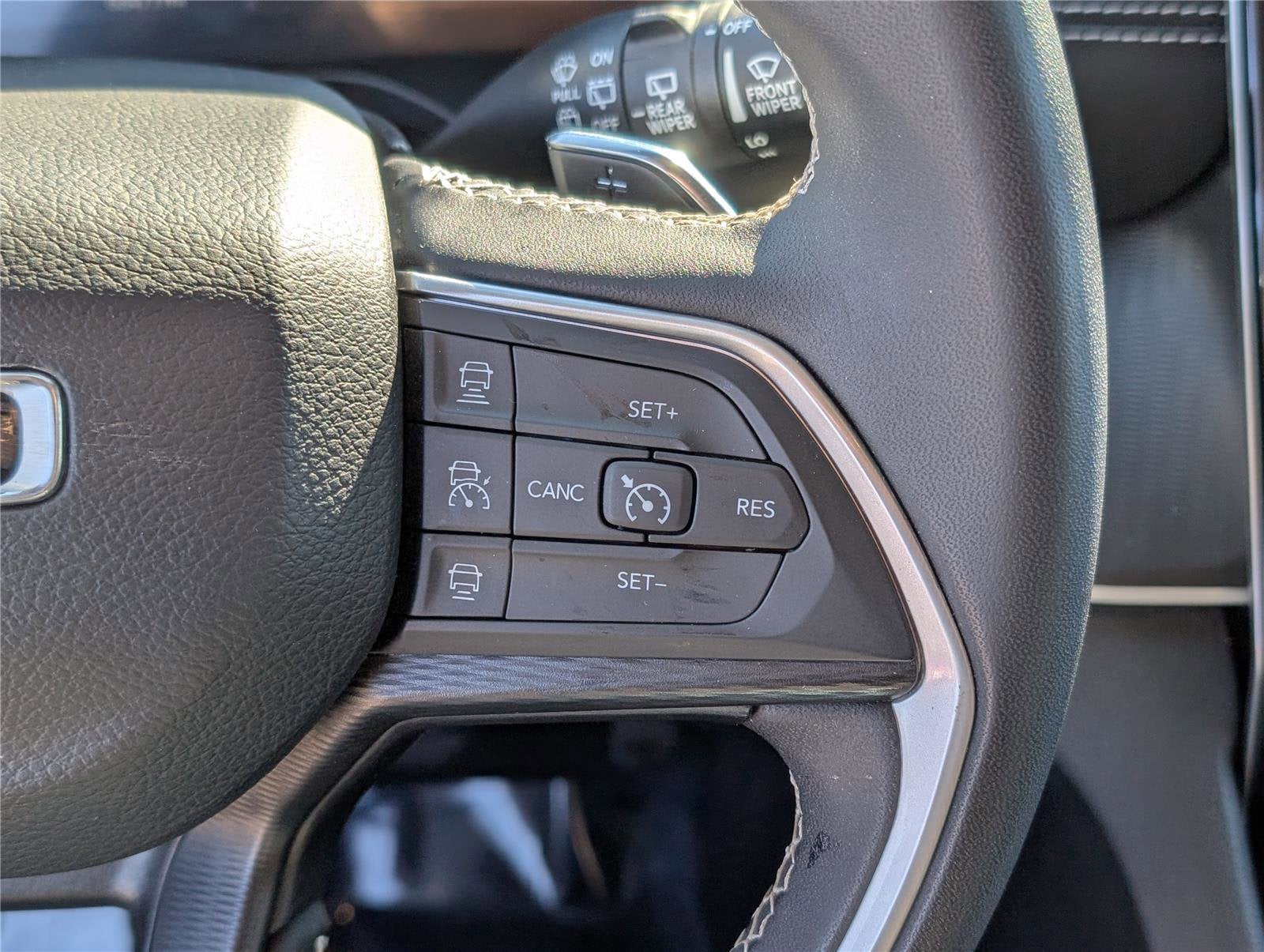 2023 Jeep Grand Cherokee L Laredo