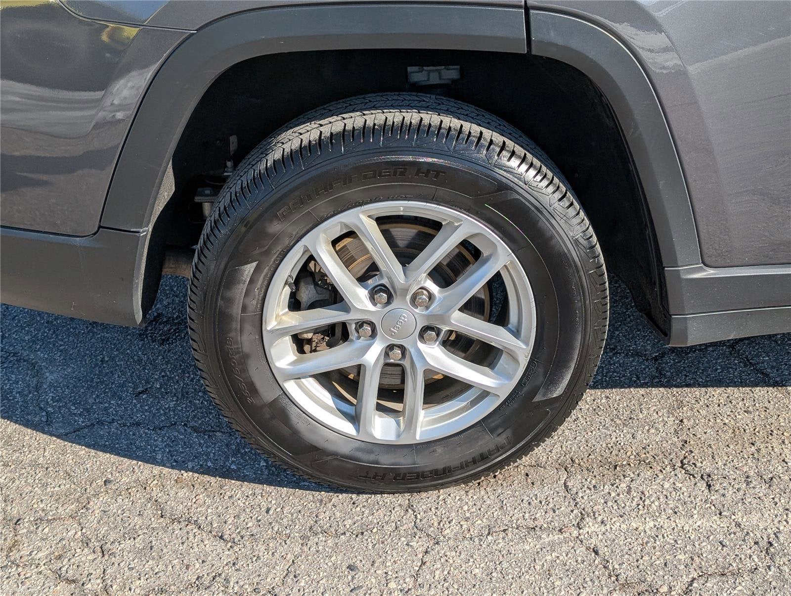 2023 Jeep Grand Cherokee L Laredo