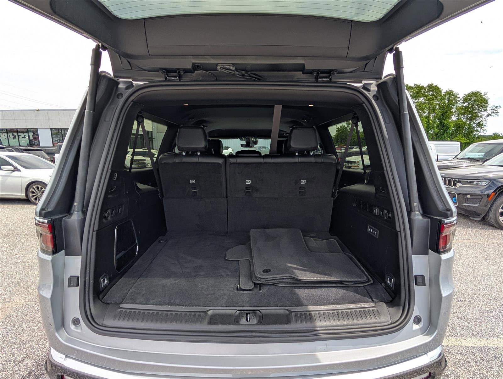 2024 Jeep Wagoneer L Series II