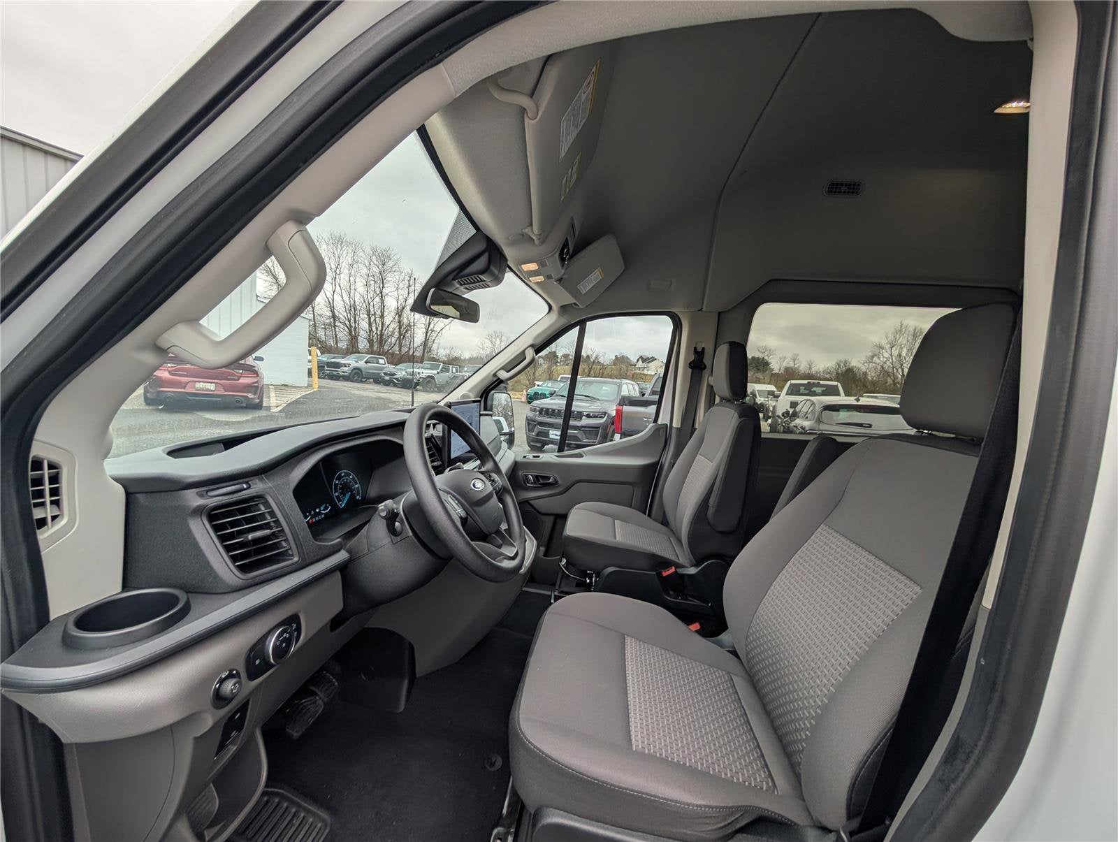 2024 Ford Transit Passenger Wagon XLT