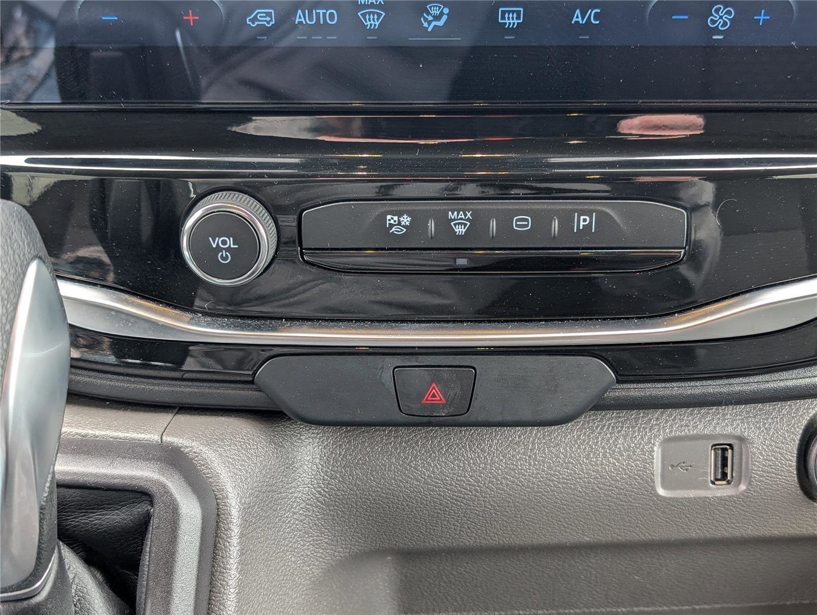 2024 Ford Transit Passenger Wagon XLT