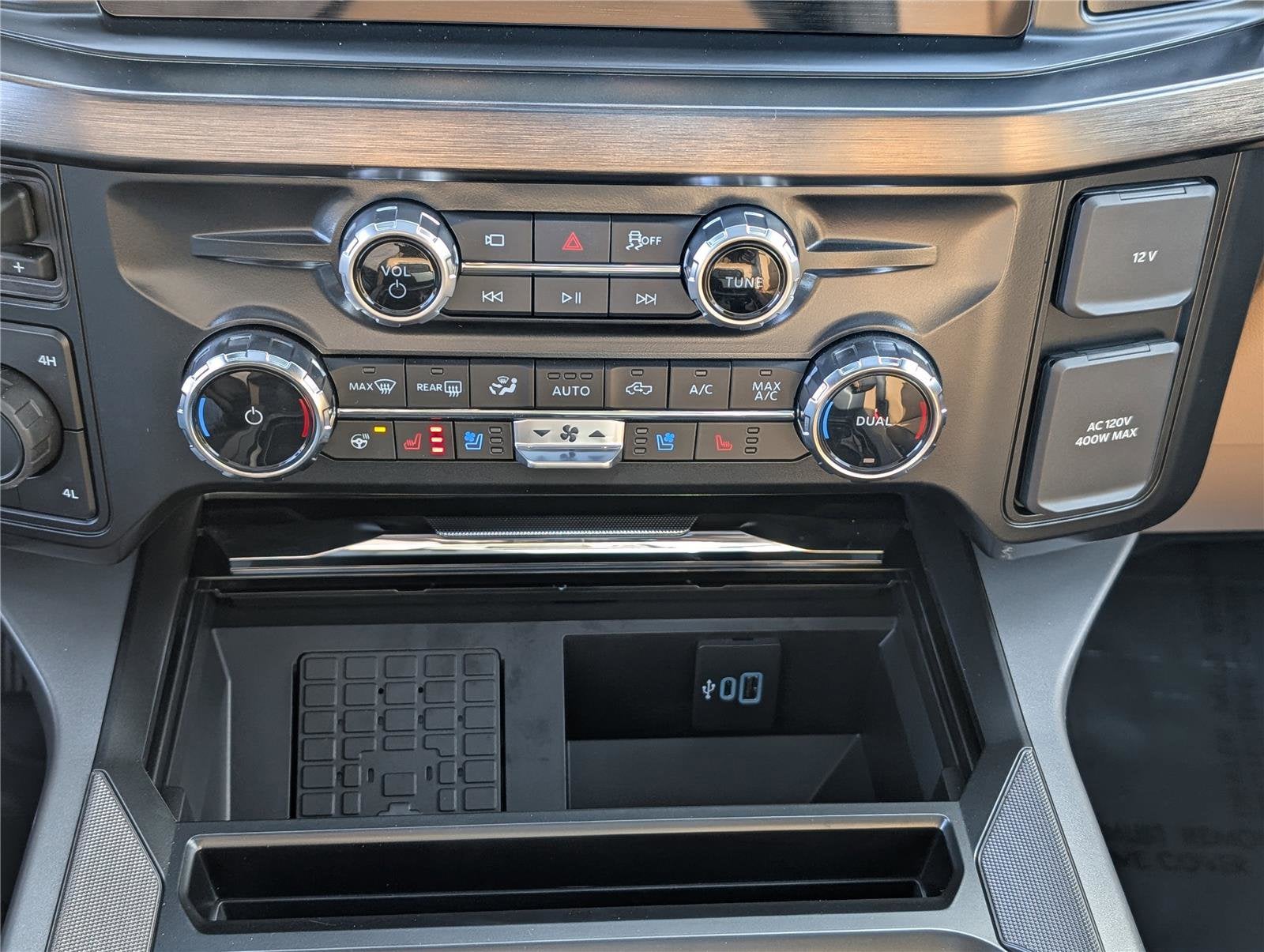 2026 Ford Super Duty F-450 DRW LARIAT