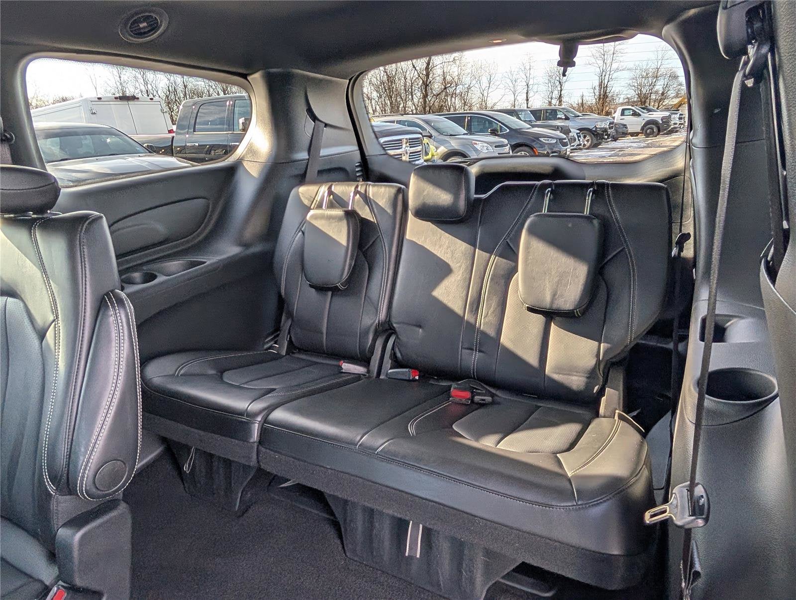 2025 Chrysler Pacifica Select