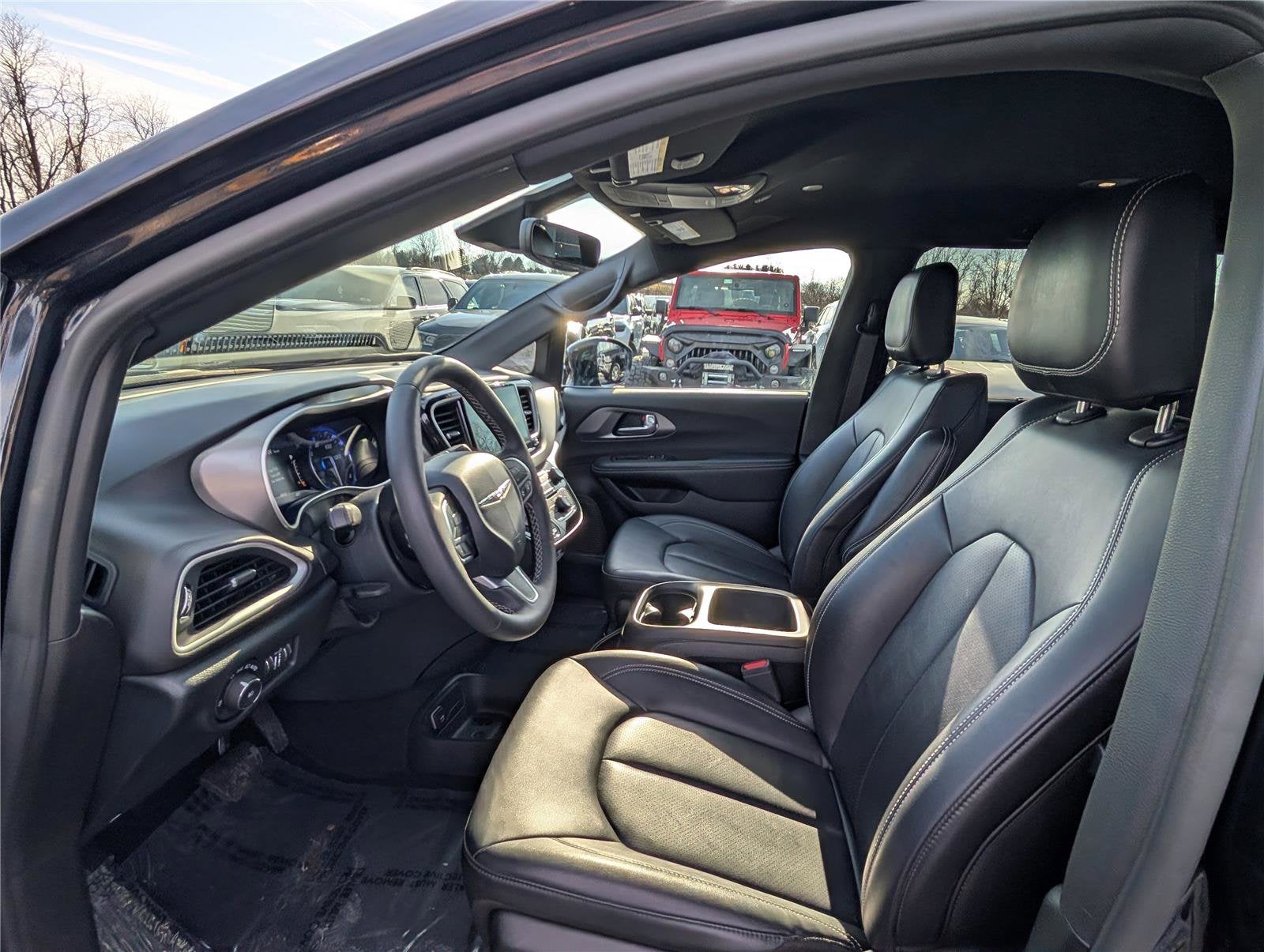 2025 Chrysler Pacifica Select