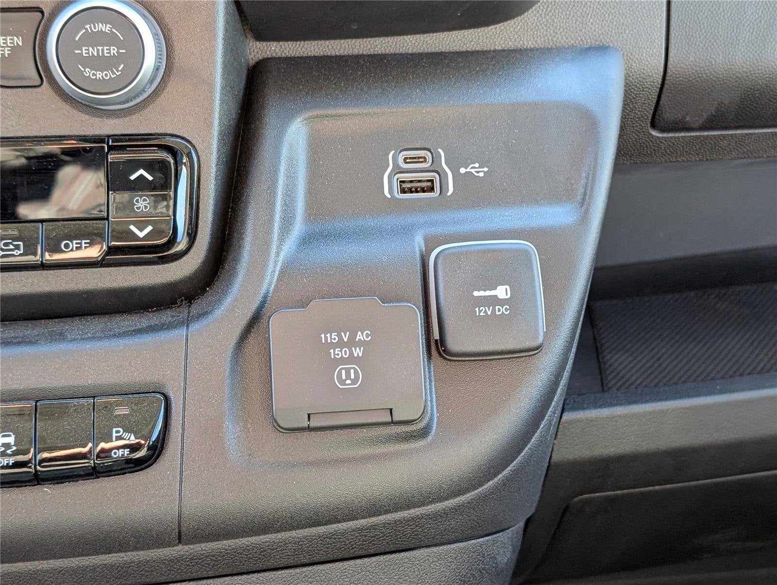 2025 RAM ProMaster Window Van SLT+