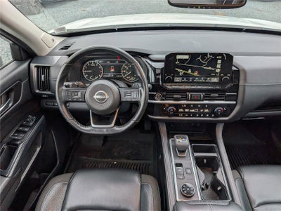 2022 Nissan Pathfinder SL