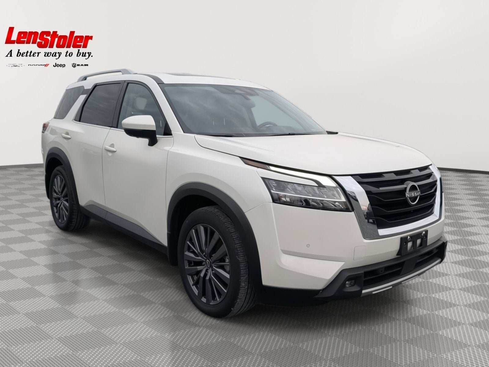 2022 Nissan Pathfinder SL