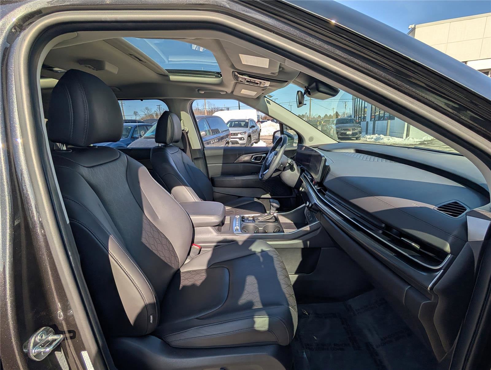 2025 Kia Carnival SX