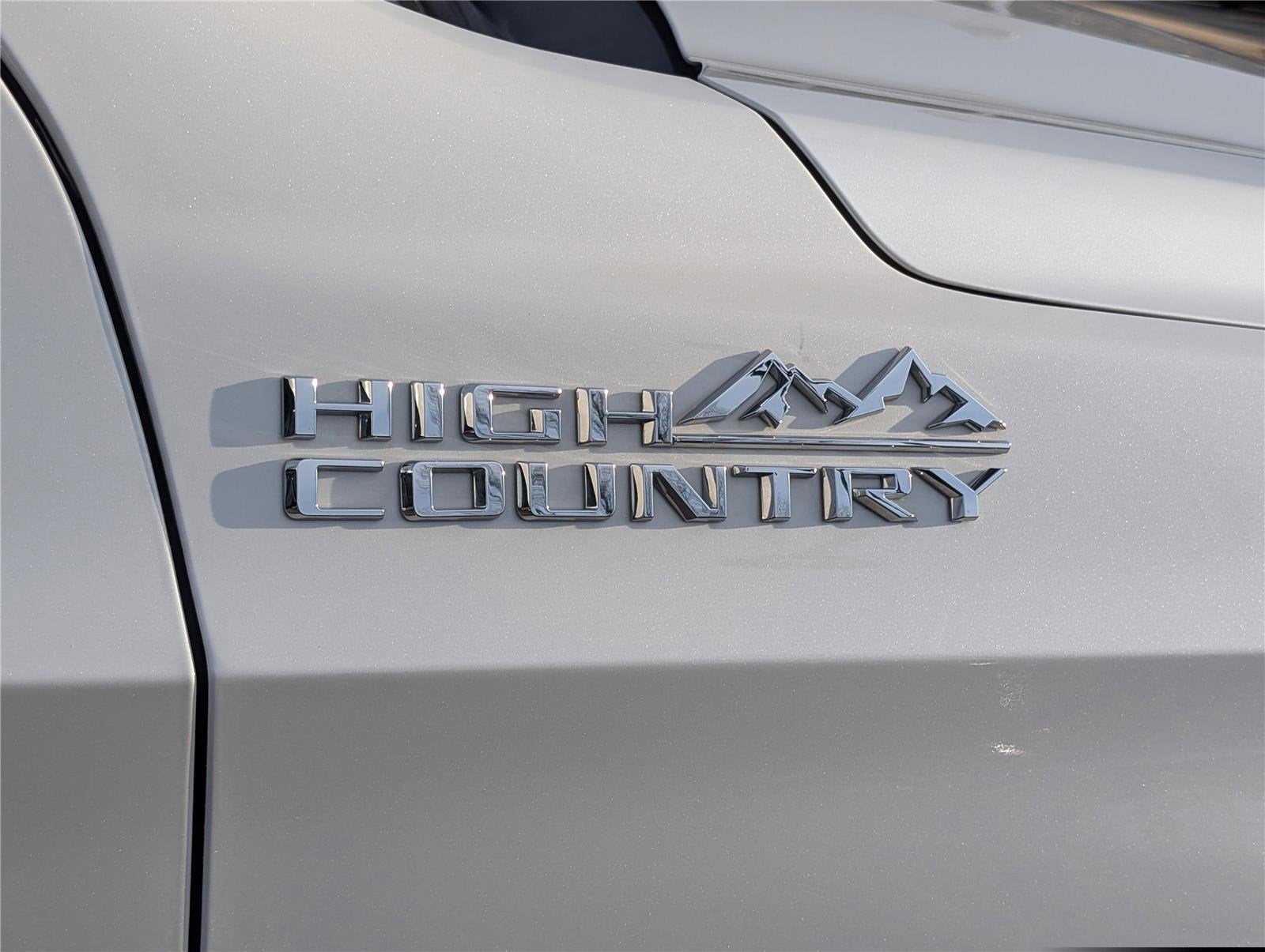 2022 Chevrolet Suburban High Country