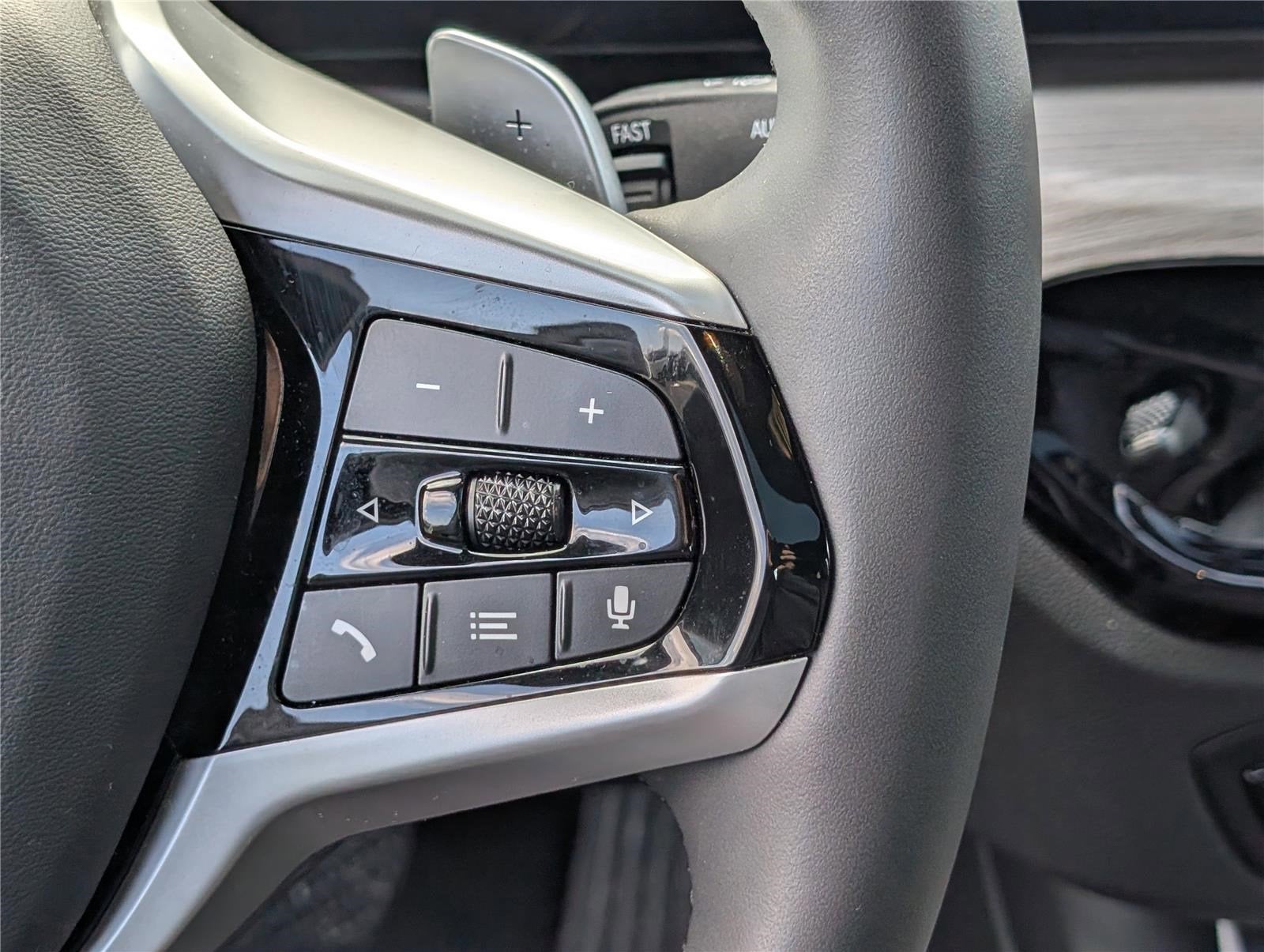 2025 BMW 3 Series 330i