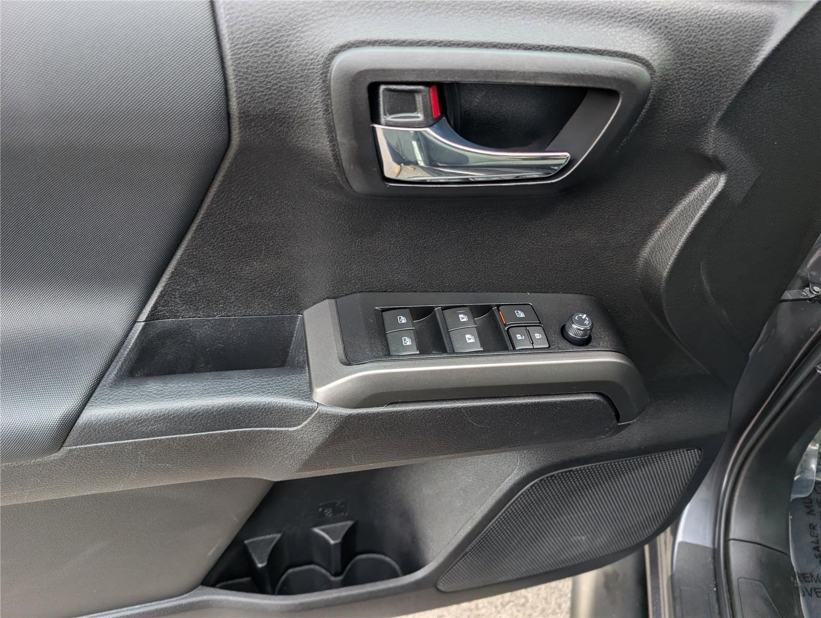 2022 Toyota Tacoma 4WD SR