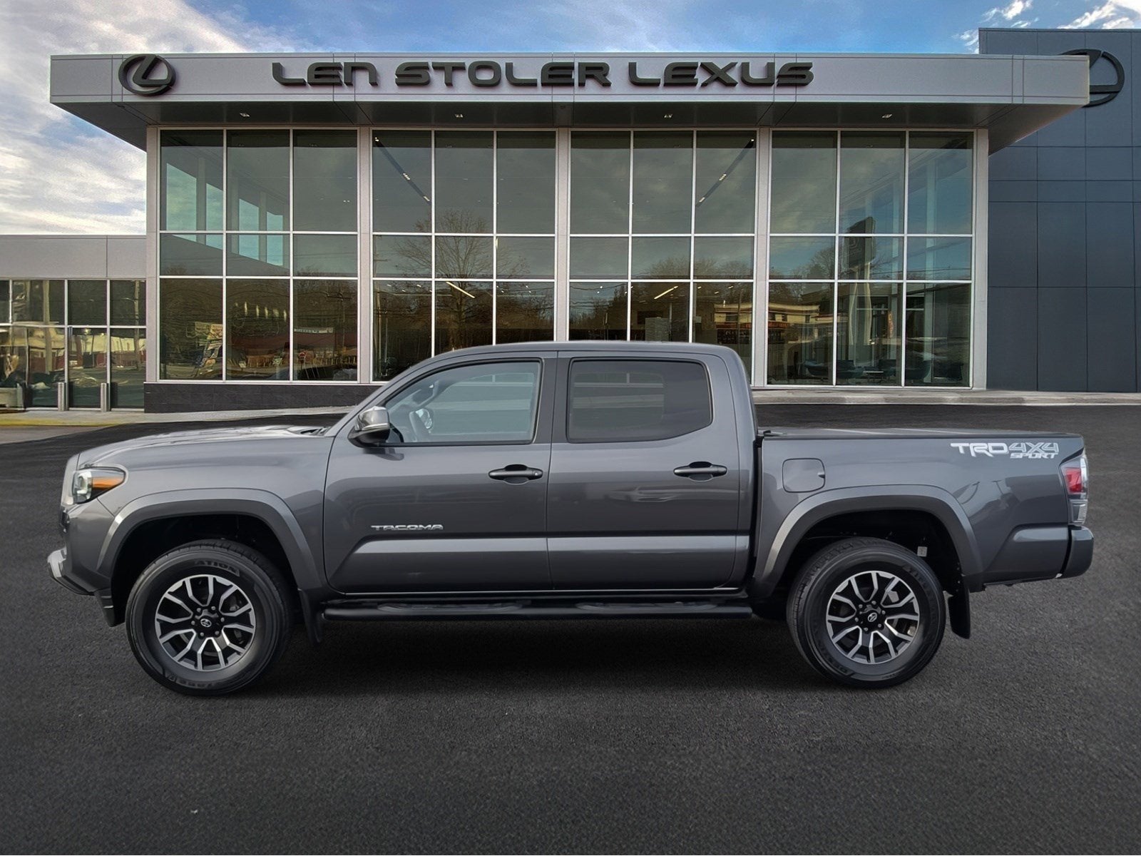 2022 Toyota Tacoma 4WD SR