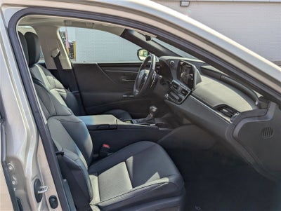 2025 Lexus ES 300h FWD