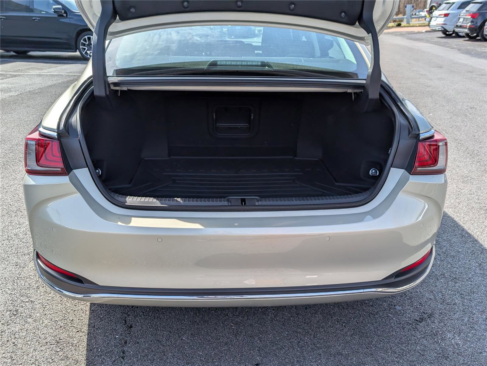 2025 Lexus ES 300h FWD