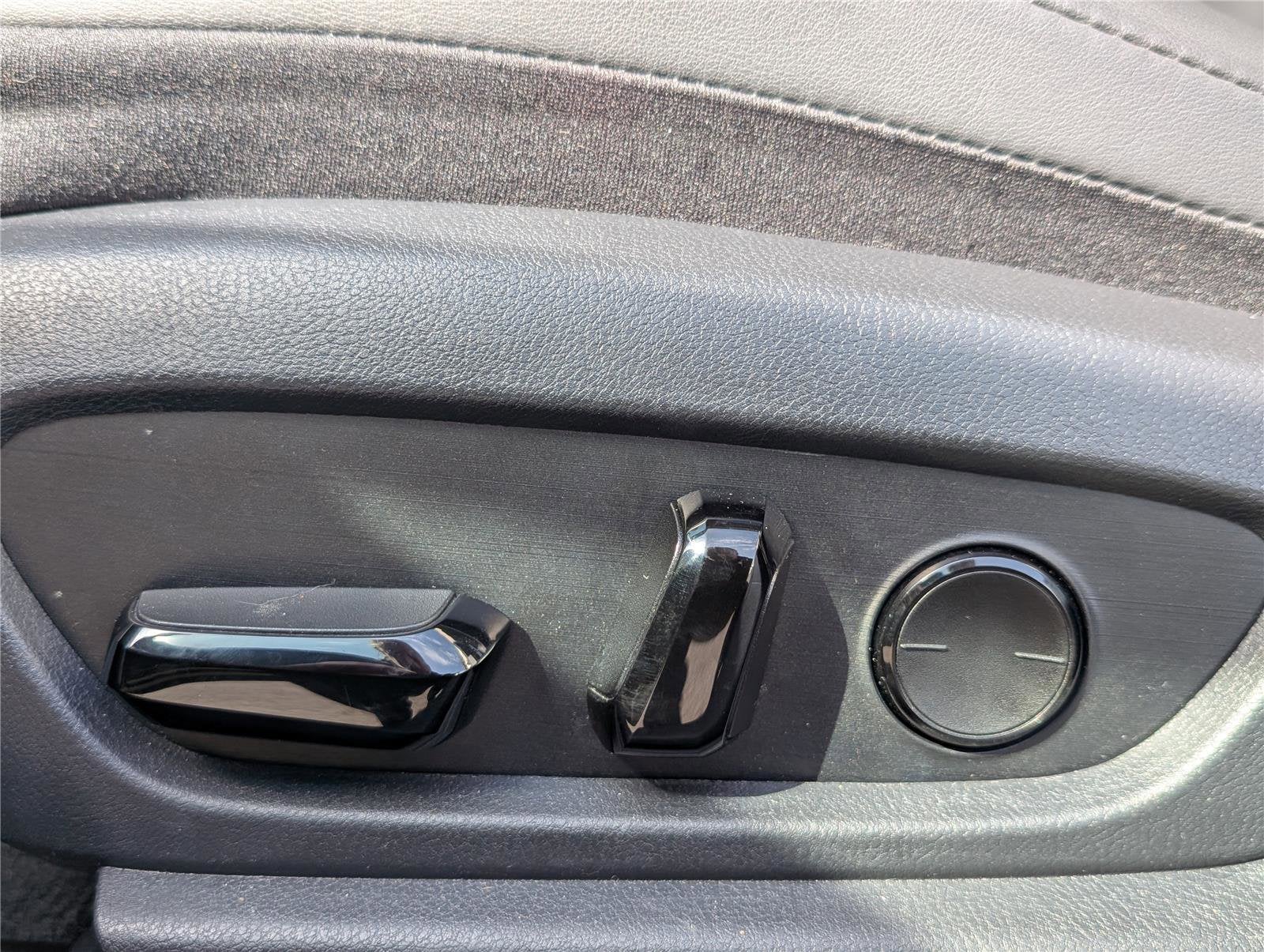 2025 Lexus ES 300h FWD