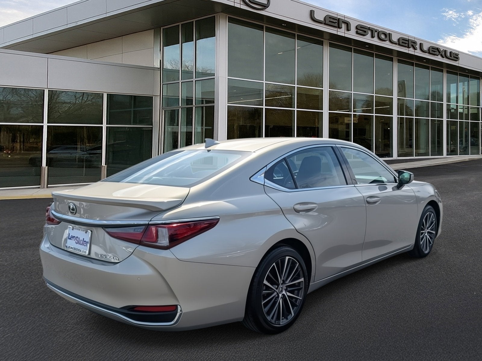 2025 Lexus ES 300h FWD