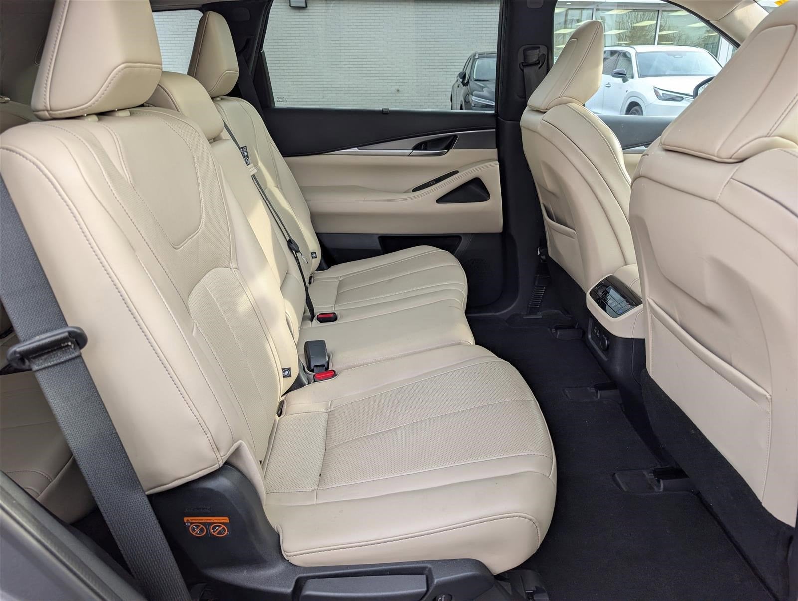 2022 INFINITI QX60 LUXE