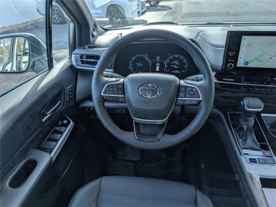 2025 Toyota Sienna Platinum