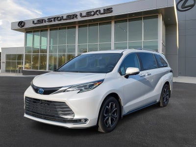 2025 Toyota Sienna Platinum