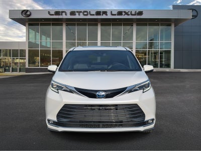 2025 Toyota Sienna Platinum