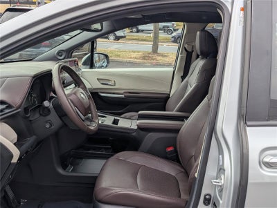 2024 Toyota Sienna Platinum