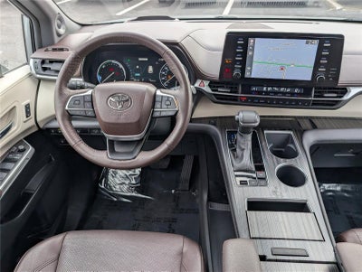 2024 Toyota Sienna Platinum