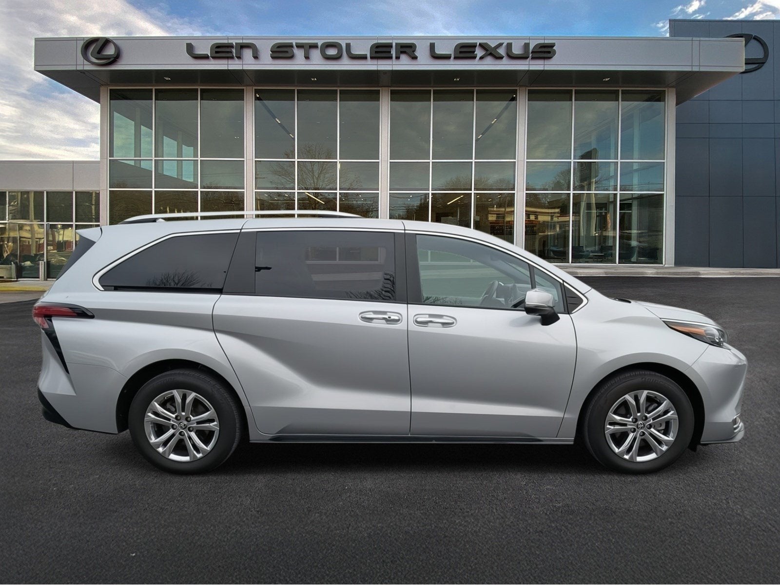 2024 Toyota Sienna Platinum