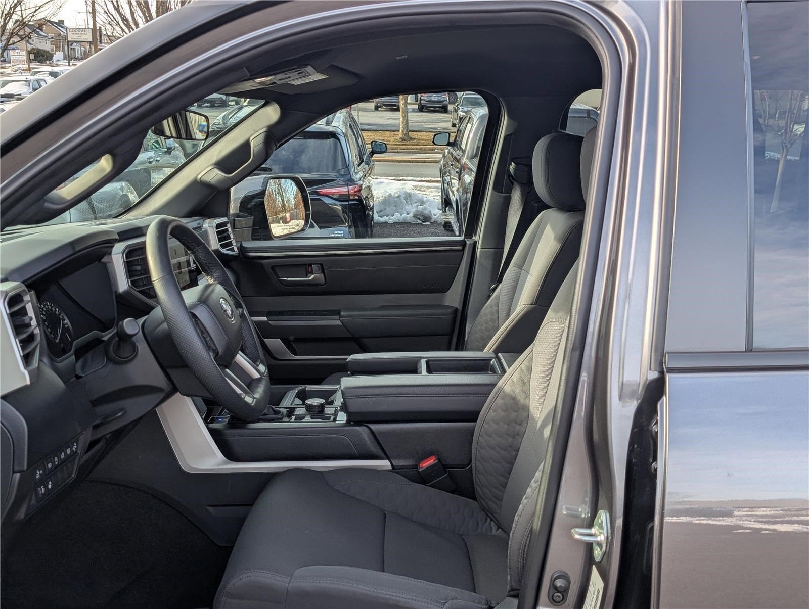 2025 Toyota Tundra 4WD SR5