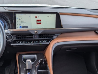 2025 Toyota Crown Signia XLE