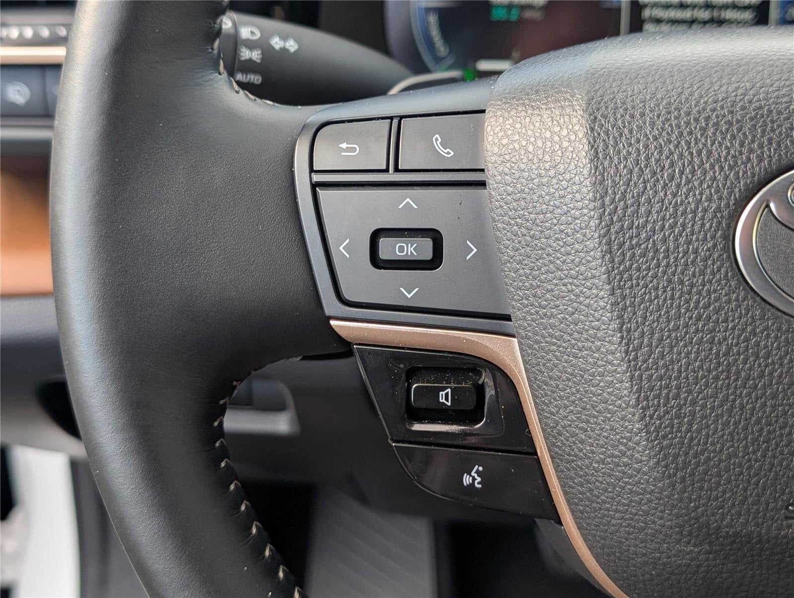 2025 Toyota Crown Signia XLE