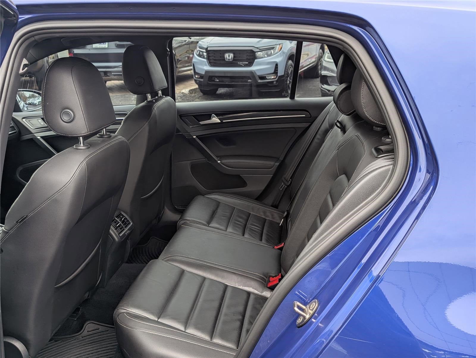 2016 Volkswagen Golf R 4dr HB DSG