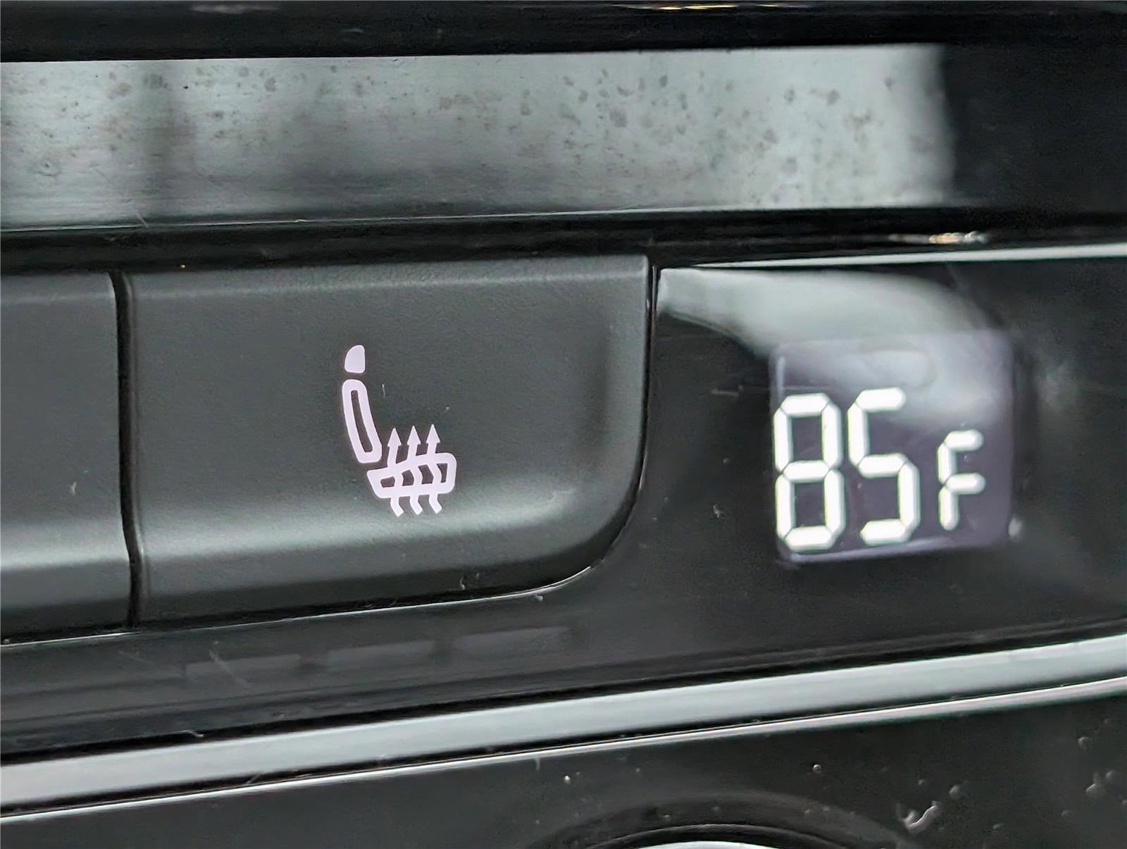 2016 Volkswagen Golf R 4dr HB DSG