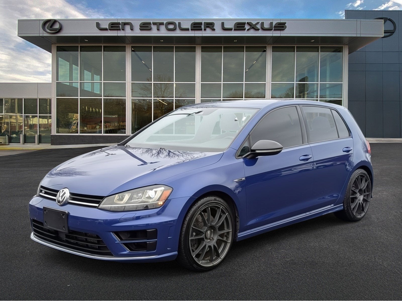 2016 Volkswagen Golf R 4dr HB DSG