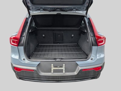 2023 Volvo XC40 Ultimate Dark Theme