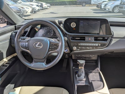 2022 Lexus ES 300h